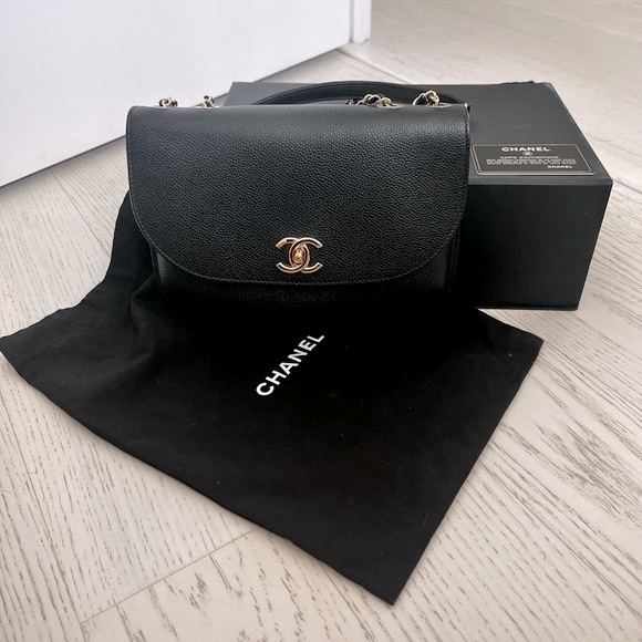 Authentic Chanel Cross Body Two Way Caviar Leather Black Bag - Picture 2 of 10